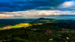 千面卷王实锤！南国武当山可太会“摆pose”了