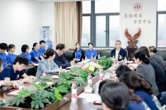 校长与新生面对面 共话医学生成长