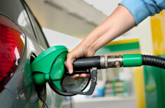 自主车企加码燃油车智能化