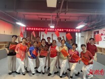 长沙路桥社区百聚益居家养老服务站开展庆双节活动