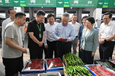 沈晓明检查节假日期间城市运行安全及市场保供情况