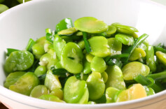 蚕豆焖韭菜，开心又开胃