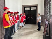 长理学子双节演绎别样浪漫：青春“志愿红”守护烈士公园“圣地红”