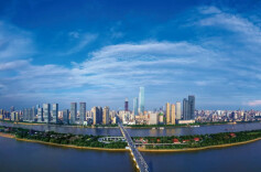 芙蓉国评论丨内陆省份为什么也能成长起这么多中国之最、世界第一？