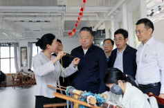 毛万春在湖南旅游集团调研