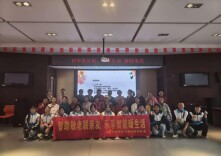 长沙民政职院软件学院团总支青年志愿服务队书写科技助老新篇章