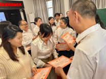 青蓝携手 共育芳华——麻阳苗族自治县第一锦江小学举行2025年“青蓝工程”师徒结对仪式