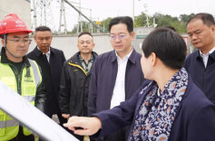 黄军其调研重点片区开发及项目建设工作