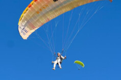 中国选手夺得滑翔伞定点世锦赛团体、个人双金