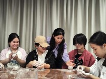 长沙民政职院外语学院组织旅游管理专业新生开展“触摸非遗、感知专业”主题研学活动