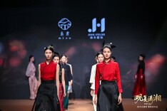 湘绣惊艳转身！非遗技艺成为“可穿的国潮”