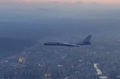 多架轰-6K赴台岛周边海空域展开模拟对抗训练