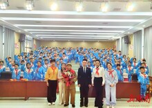 致敬英雄老兵 红色薪火润童心