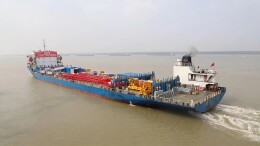 湖南制造“家门口出海”再突破！城陵矶口岸首单大宗散货直航海参崴成功启运