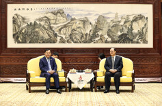 毛伟明会见柬埔寨人民党高级干部考察团