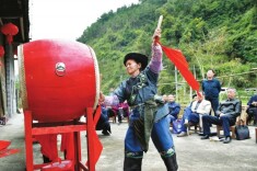 苗族鼓舞庆重阳@湖南日报图片新闻