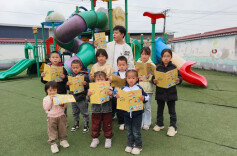 “好看！有趣！我喜欢！”苗乡娃为这本安全教育指南打call