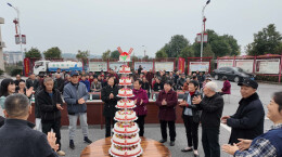 10位寿星共切蛋糕庆祝生日！衡山县白果镇岳北村开展重阳节系列活动