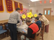 短视频架起关爱桥梁——长沙民政职院医学院开展“网络文明小使者走进养老院”活动