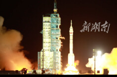 神舟二十一号：发射瞬间，剑指苍穹！湖南日报记者现场见证中国航天力量