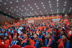 洞庭之子 再赴苍穹——家乡父老观看张陆出征太空现场侧记