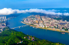 艺评｜李丽：美的多重表达——评歌曲《美得让人心痛的地方》