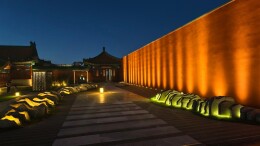 光影交织，在隆福寺顶楼看京城夜景璀璨