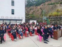 多方联动织密安全网 法治护航助成长——荷叶中学师生参与硖石村法治教育讲座暨文艺汇演