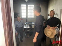 走访路上遇伤情 驻村工作队暖心救助