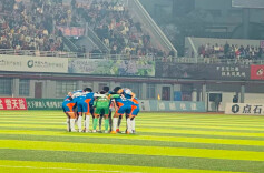 把夜色凝成一道光——湘西州足球队训练特写