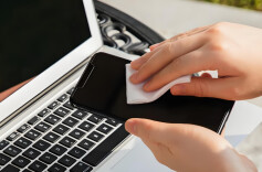 科普一下｜酒精可以用来清洁所有的屏幕吗？