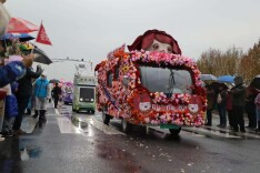 4公里花车巡游、大集焕新亮相，庞各庄西瓜小镇开启花宠季