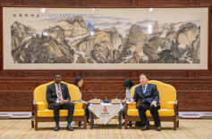 毛万春会见北京大学“东方奖学金”研修班学员