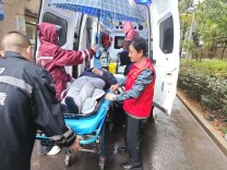 宝塔山社区“党群联系卡”成为暖心“救命卡”