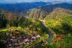 又到红叶烂漫时：你的镜头里，捕捉到哪片湖湘红叶？