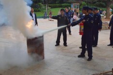 社区+物业+专业校三方联动，这场消防演练“硬核”守护居民安全