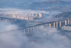 “云雾大师”现身湖南！怀化陆港“奶fufu”雾境与娄底楼宇“仙气”同框