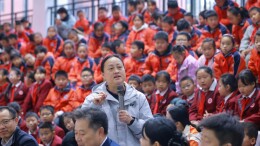 “羽动校园 冠军领航”——奥运冠军龚智超走进会同城北学校传经送宝