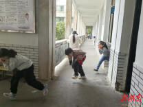 “沉浸式”体验构筑校园安全防线——珠晖区上托小学教育集团湖东小学校区开展消防演练