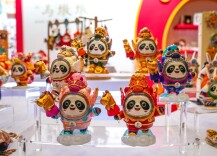 冰墩墩再换新装！马墩墩来啦