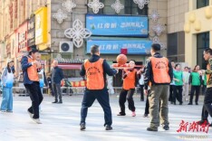 银建社区趣味运动会“燃”起共驻共建新活力