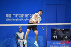 厉害！刘亮战胜世界第18李卓耀晋级羽球男单16强