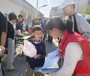 湘潭市雨湖区开展未成年人关爱主题活动