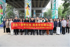 党员下寝察实情 服务学生暖校园