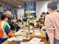 非遗“语”传，青春相约：长沙民政职院外语学院关工委开展糖画非遗活动