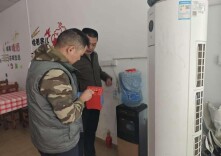 黑石铺社区：“敲门行动”常态化 织密消防安全 “防护网”​