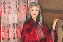 银发何尝不是一种美  长沙娭毑“再就业”成“国风奶奶”