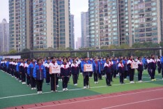 守护我们的内心晴空——长沙市明德金鹰学校举行国旗下的思政课