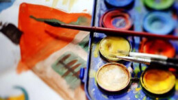 乡村少年成“圆梦画师”，他用6根手指助100余名美术生圆梦