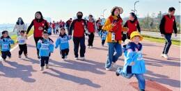 集美东方幼儿园第一届“集美杯”之亲子马拉松开幕